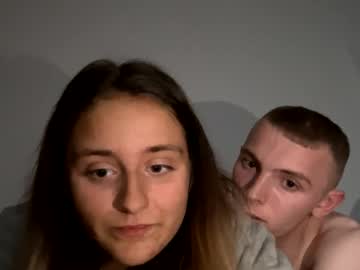 couple
        trixeyxo cam image #236247