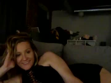 girl
        kat_austin cam image #159194
