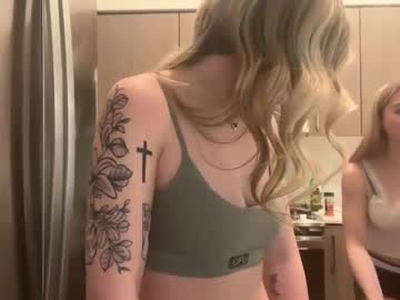 girl
        emiefox cam image #235928