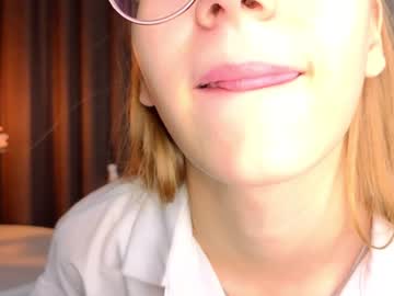 girl
        beatrixcrull cam image #197365