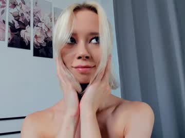 girl
        rays_of_radiance cam image #180829