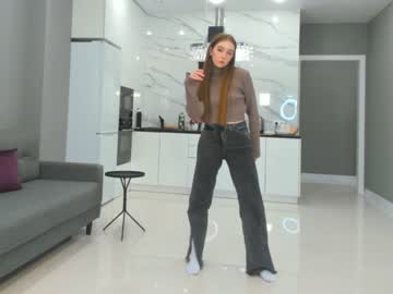 girl
        susanwests cam image #124009