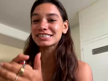girl
        wvybbyily cam image #220864