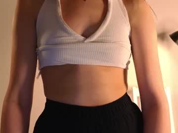 girl
        stellarasmuss cam image #133339