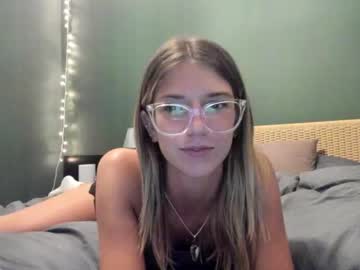 girl
        oliviahansleyy cam image #168890