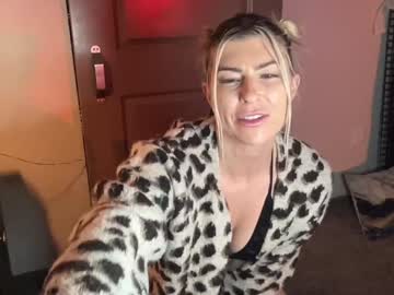 girl Sex Cam Older Woman with chloecumz4u