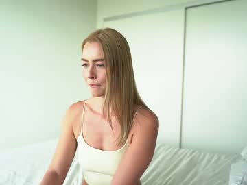 girl
        annasekrit cam image #105860