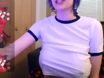 girl
        deadratsoup cam image #169995