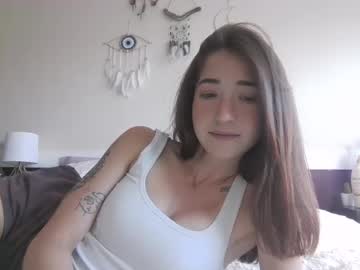 girl
        lolariv cam image #209758