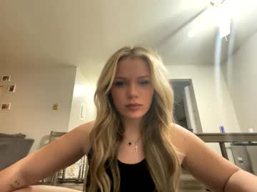 girl
        maeveraes cam image #233172