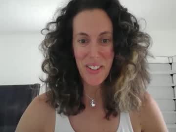 girl
        sixfootsiren cam image #191204