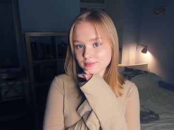 girl
        sun_shiiine cam image #76610