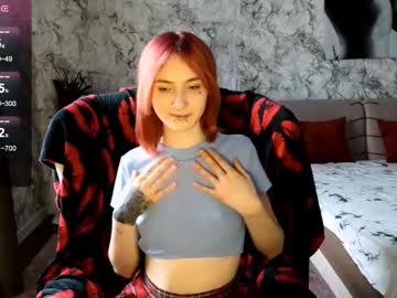girl
        juliamorann cam image #251420