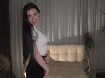 girl
        sophie_lin cam image #83950