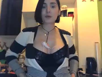 girl
        electrocute_me cam image #48248