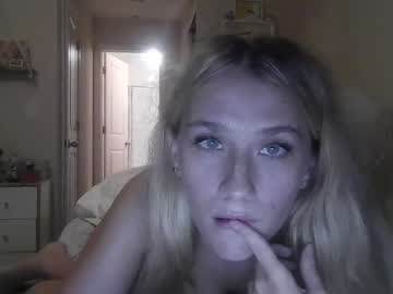 girl
        spoiledbrat20 cam image #92780