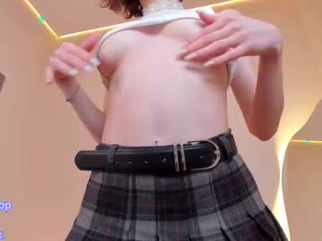 girl
        evasaff cam image #174504