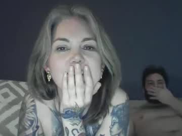 couple
        diddylicious22 cam image #229817