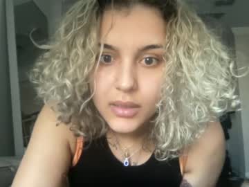 girl
        mercijane cam image #66109