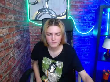 girl
        emily_willes cam image #108039