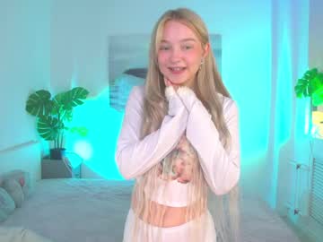 girl
        tiny_flame cam image #174773