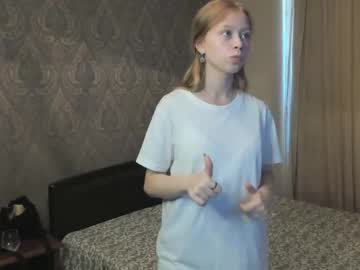girl
        keeleycoldwell cam image #176811