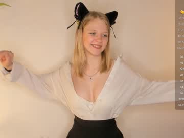 girl
        maydadurston cam image #161801