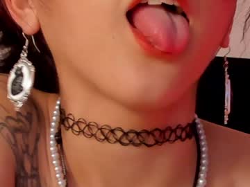 girl Sex Cam Older Woman with bonniecute_