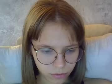 girl
        the_partisan cam image #153976