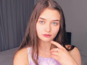 girl
        juliaaguilar cam image #113674