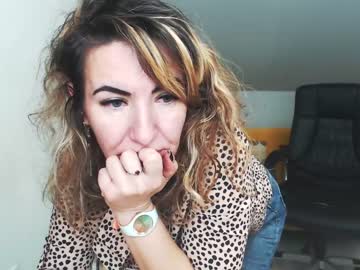 girl
        cassiejonas cam image #148209
