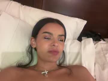 couple
        misslatinaqueen cam image #255875