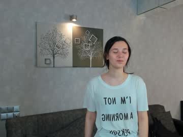 girl
        jolly_bell cam image #173683