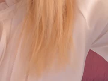girl
        andreahart cam image #78916