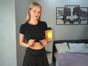 girl
        pollycilley cam image #195131