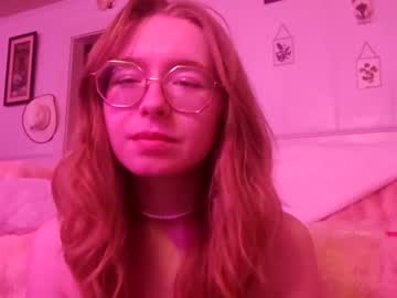 girl
        luckylychee cam image #177017