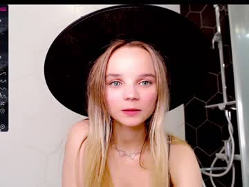girl
        gorgeous_bunny cam image #6271