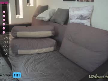 girl
        oxxme cam image #7026