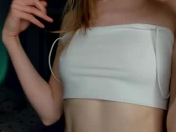 girl
        ssunniness cam image #231706