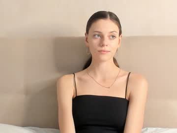girl
        niferpituli cam image #128720