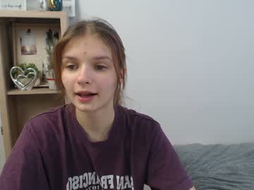 girl
        vivien_slender cam image #146135