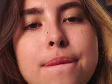 girl
        florablanch cam image #178660