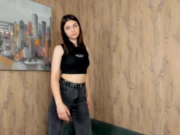 girl
        gladyshessel cam image #180293