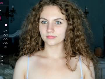 girl
        victoriaklein cam image #120652