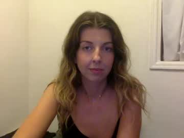 girl
        charliexxx0 cam image #35579