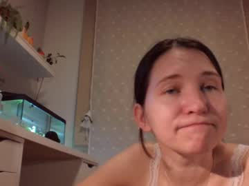 girl
        shy_little_one_ cam image #219330