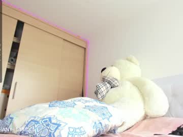 girl
        stephany_ricci cam image #13439
