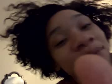 girl
        yellamae cam image #101815