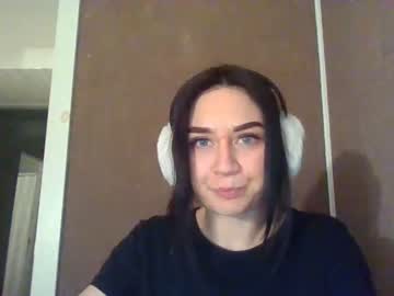 girl
        heidiknight555 cam image #49953