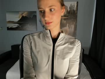 girl
        shewell cam image #245978